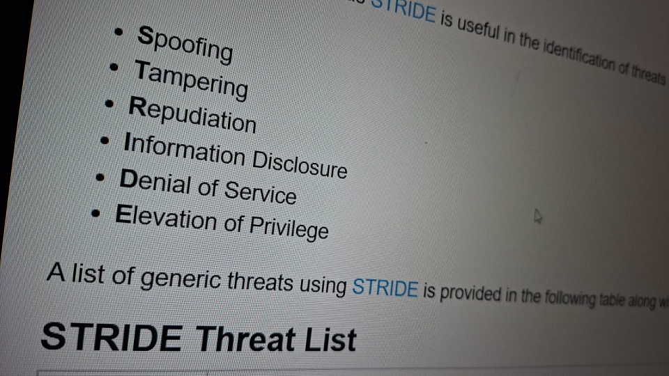 Threat Modeling con STRIDE
